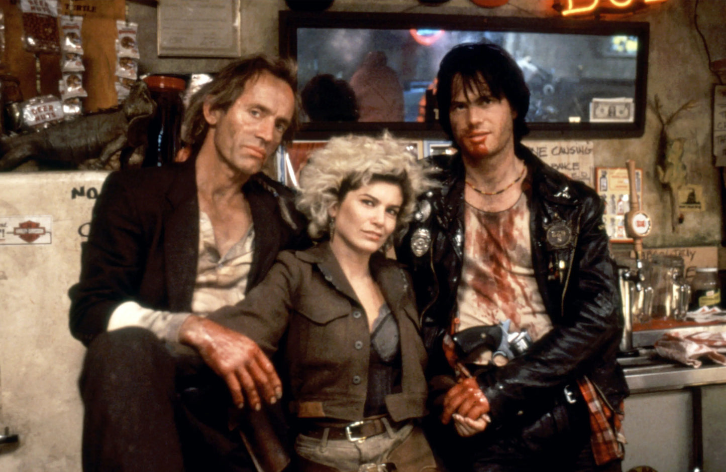 NEAR DARK (1987) Adrian Pasdar,Jenny Wright,Lance Henriksen,Bill Paxton,Jenette Goldstein,Tim Thomerson - VERY RARE DELETED TITLE ! - Public Domain DVD NO CASE